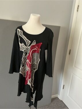 Black 3/4 Sleeve Tunic with Red & Cream Linen Accents